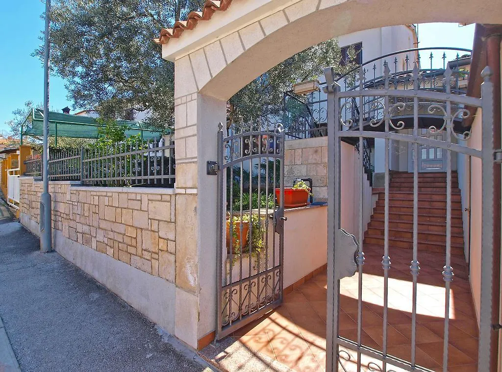 PUY Apartments Lidija 1305